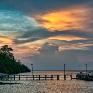 Dengarkan lagu Hot Cocoa Dreams nyanyian Relaxing Music Therapy dengan lirik