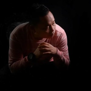 Dengarkan KAU MEMILIH SETIA lagu dari Jovi amore dengan lirik