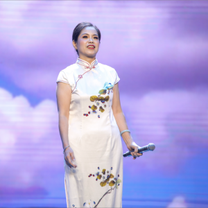 Listen to 长征颂歌 (完整版) song with lyrics from 戴燕青