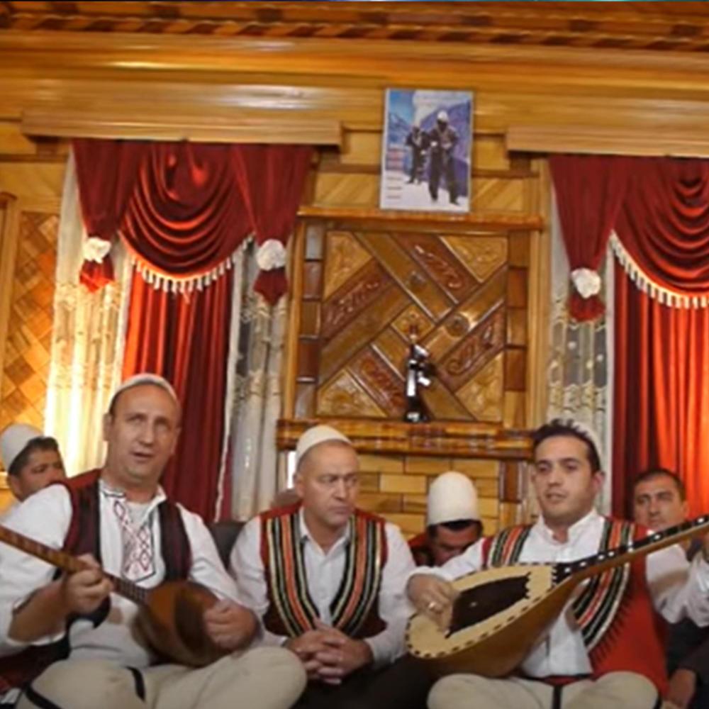 Xhavit Pasha (feat. Sinan Gashi)