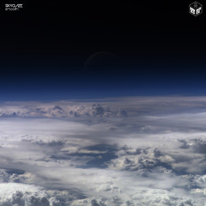 收聽Skygaze的Call on Me歌詞歌曲