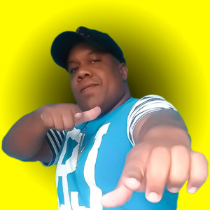 Dengarkan lagu Hj Ela Sai do Caramujo Toda Escangalhada (Explicit) nyanyian ADRIANO DE  NITEROI dengan lirik