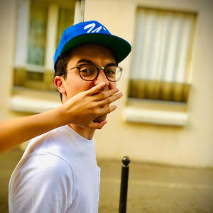 ดาวน์โหลดและฟังเพลง Ultimatum พร้อมเนื้อเพลงจาก M00NWAVE