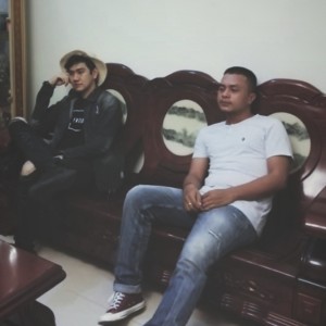 Dengarkan lagu Hum a Longing nyanyian Rittik Band dengan lirik