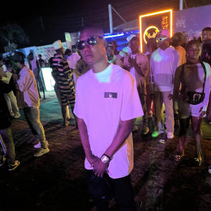 收聽Yemyt的Monday money & prodigal live (Live)歌詞歌曲