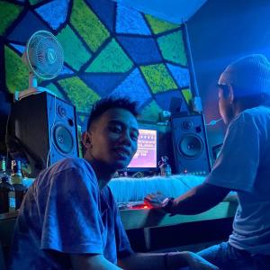 ดาวน์โหลดและฟังเพลง Plagiat พร้อมเนื้อเพลงจาก Arlan Oksin Gahunting