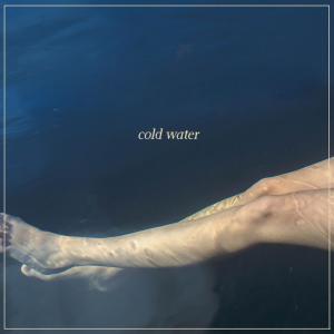 ดาวน์โหลดและฟังเพลง Cold Water พร้อมเนื้อเพลงจาก Mari