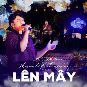 Listen to Hạnh Phúc Mới (Live) song with lyrics from Hamlet Trương