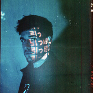 ดาวน์โหลดและฟังเพลง Movin' (Explicit) พร้อมเนื้อเพลงจาก Nance