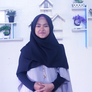 收听Siti Hanriyanti的SHOLAWAT HUWANNUR歌词歌曲