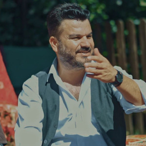 Listen to Sıra Gecesi Türküleri (Bahçeye Gel Ki Görem) song with lyrics from Yılmaz Çelik