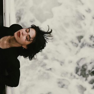 Dengarkan lagu That Girl (0.9X) nyanyian 三无 dengan lirik