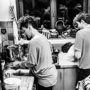 ดาวน์โหลดและฟังเพลง Laundry and Dishes พร้อมเนื้อเพลงจาก Socalled