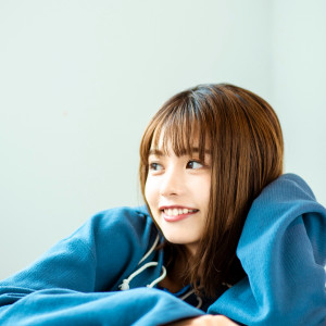 收聽足立佳奈的Call me歌詞歌曲