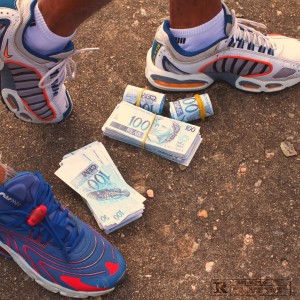 ดาวน์โหลดและฟังเพลง Flash Money พร้อมเนื้อเพลงจาก BLKZ Gang