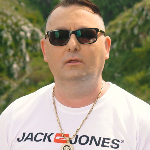 Listen to Norocu' si omenia song with lyrics from Bobby Rostas