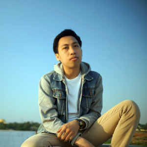 Listen to Teman Jadi Cinta song with lyrics from Putra Barel