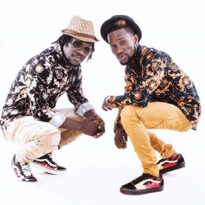 Dengarkan Hommage à dezy champion lagu dari Benediction dengan lirik