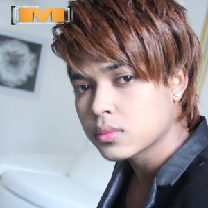 Listen to ម្នាក់នេះខ្ញុំសុំ song with lyrics from គូម៉ា