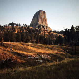 Dengarkan Summit lagu dari cloudy night dengan lirik