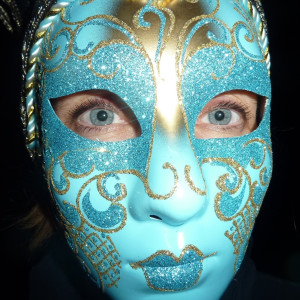 Listen to Dinner song with lyrics from La Legacie