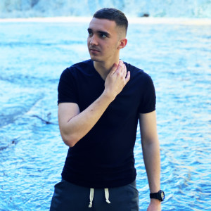 Listen to Чёрный яд song with lyrics from Apollo