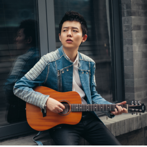 ดาวน์โหลดและฟังเพลง 組曲: 馬馬嘟嘟騎/嘎嘎嘎公 พร้อมเนื้อเพลงจาก 刘江