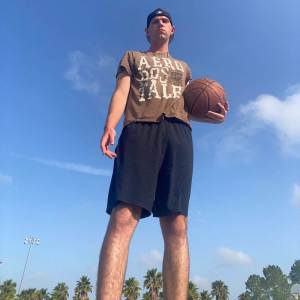 ดาวน์โหลดและฟังเพลง Three Point Shot พร้อมเนื้อเพลงจาก Charlie Gist