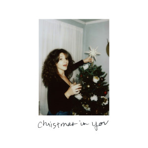 Dengarkan Christmas Is You lagu dari Swear and Shake dengan lirik