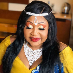 收听Mbilia Bel的Nairobi (Remix Leteta)歌词歌曲