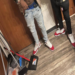 收聽Naz Turnt的Touch Yo Toes (Explicit)歌詞歌曲