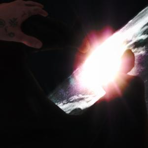 ดาวน์โหลดและฟังเพลง Alien (Explicit) พร้อมเนื้อเพลงจาก God Molecule