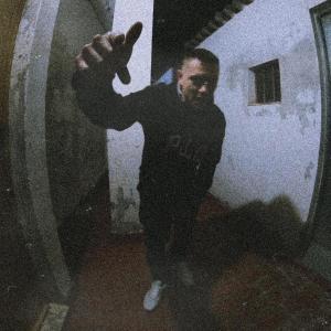 收聽Lyrical Classics的Pyrex (feat. Zoneto) (Explicit)歌詞歌曲