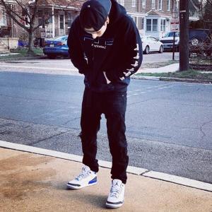 Dengarkan lagu stars (Explicit) nyanyian Nessuno dengan lirik