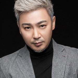 Listen to 太阳红 song with lyrics from 陈少华
