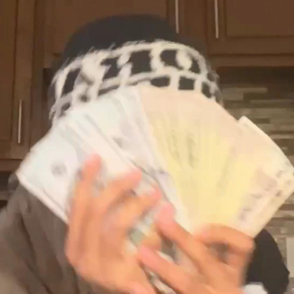 crisp hunduns (Explicit)