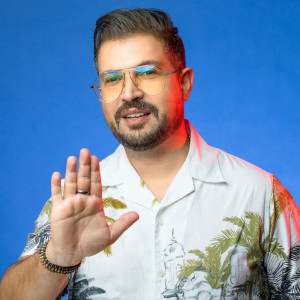 收听Nizar Idil的Dani Dan歌词歌曲