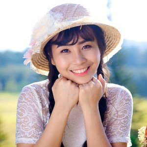 Listen to Auh Oku Poduli song with lyrics from Sheron Tan