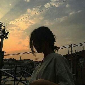 8D slowed + reverb viral audios的专辑lucky (8D slowed + reverb)