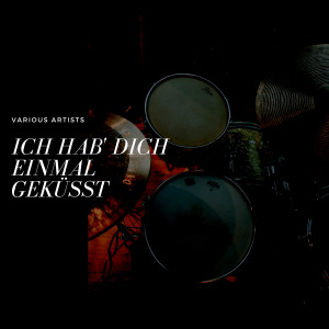 Dengarkan Hully-Gully-Party lagu dari Orchester Walter Eichenberg dengan lirik