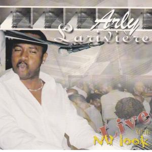 收聽Arly Lariviere的SOUVENIR "LIVE" (Live)歌詞歌曲