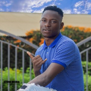 收听Dee Zambia的Bafuna nikalile歌词歌曲