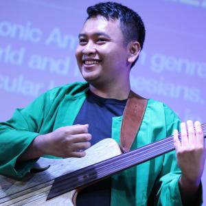 default playlist img