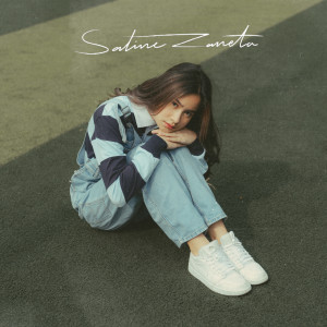 Dengarkan lagu Utuh nyanyian Satine Zaneta dengan lirik