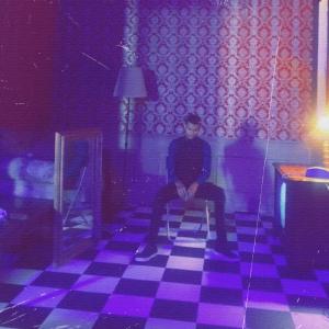 Dengarkan lagu Footloose (Explicit) nyanyian Hugh Lee dengan lirik