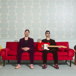 Crash Adams ดาวน์โหลดและฟังเพลงฮิตจาก Crash Adams