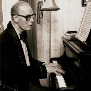 ดาวน์โหลดและฟังเพลง Conrad Baden: Variazioni libere for piano, Op.120 พร้อมเนื้อเพลงจาก Einar Henning Smebye
