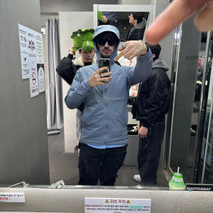 niyu2k的專輯PRADA (Explicit)