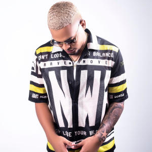 收聽Edgar Daciel的UNA ALTA (Explicit)歌詞歌曲