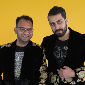 Dengarkan lagu Roman Mahsup (Arabam Var / Mahallede Tekim / Öylede Güzelim / Beni Çekemeyenler Çok Var / Tuzlu Badem) nyanyian İzmirli Ömer dengan lirik
